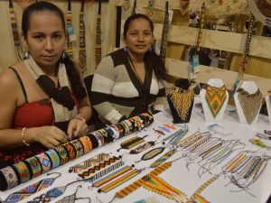 Artesanas de Yurayaco (Caquetá) exhibieron sus mejores accesorios en Expoartesanías